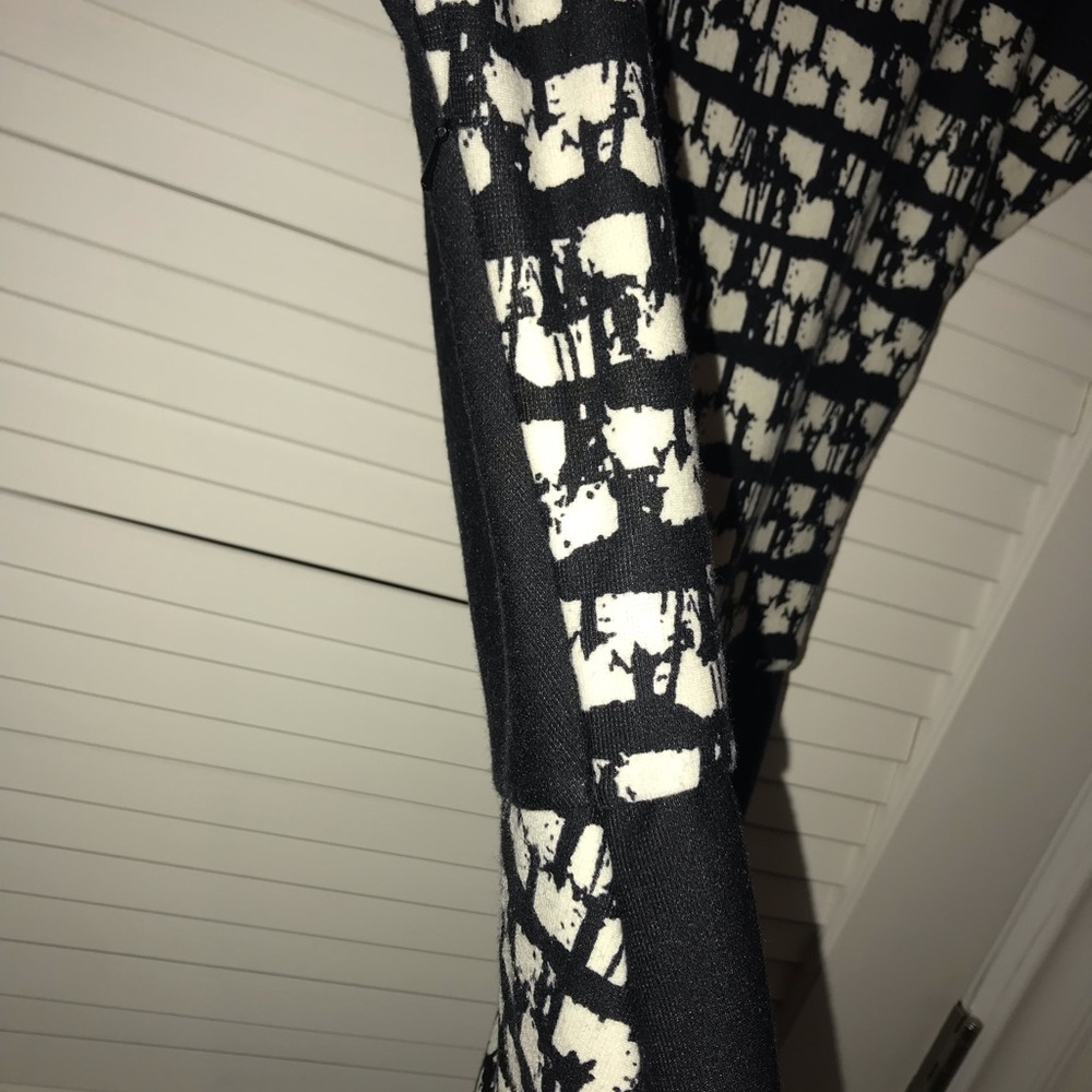 Dress - Picture 6 of 6